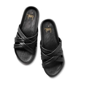 - BEEK BLACK MANDARIN LEATHER SANDALS SIZE 6